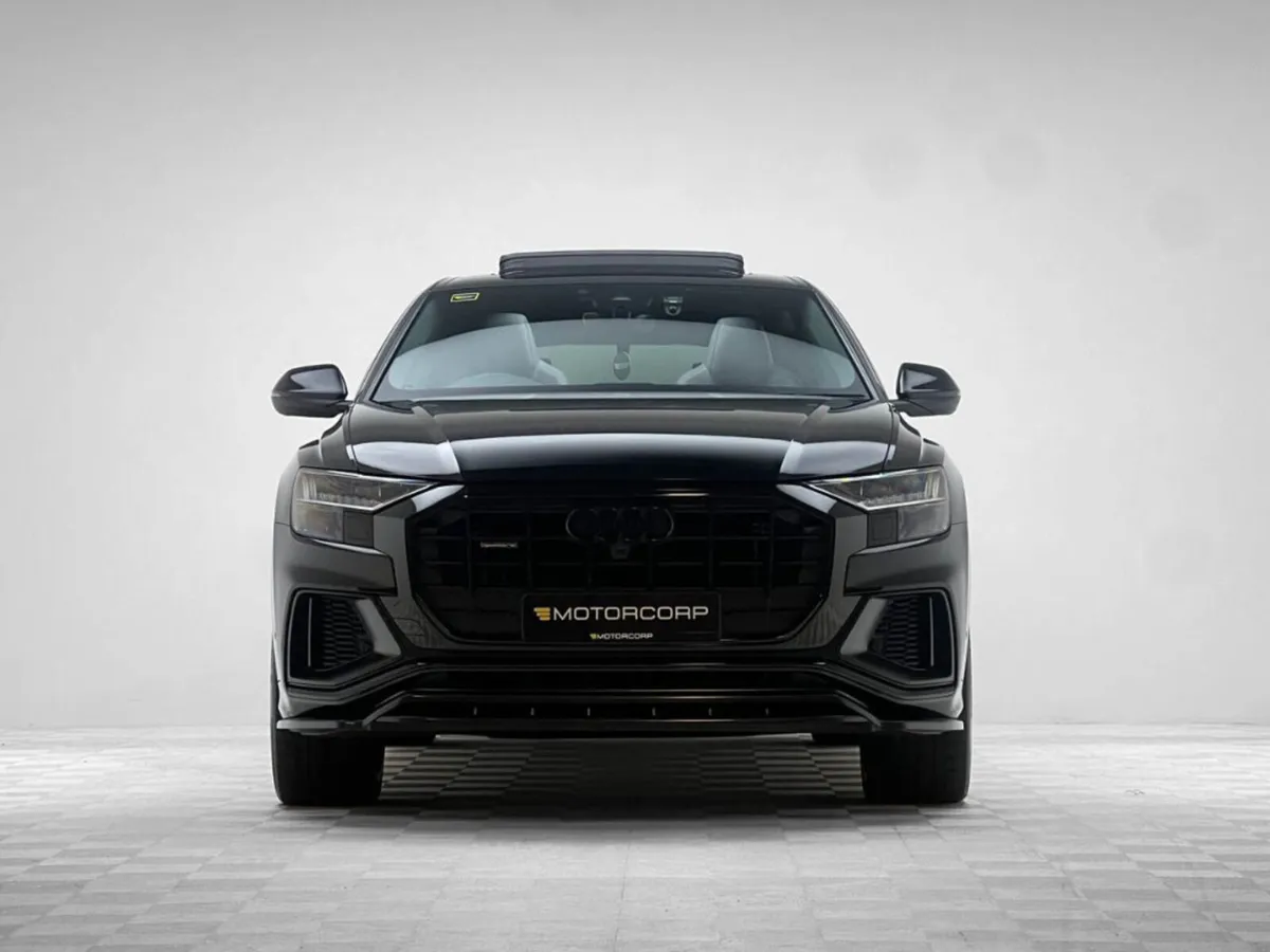 Audi Q8 COMPETITION 60 TFSI E 462HP QUATTRO *PAN R - Image 2