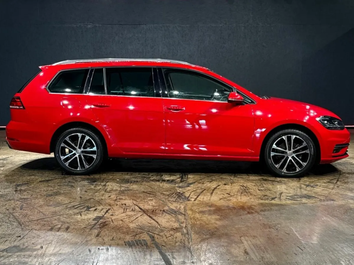 Volkswagen Golf 1.2 TSI AUTOMATIC ESTATE - REVERSE - Image 3