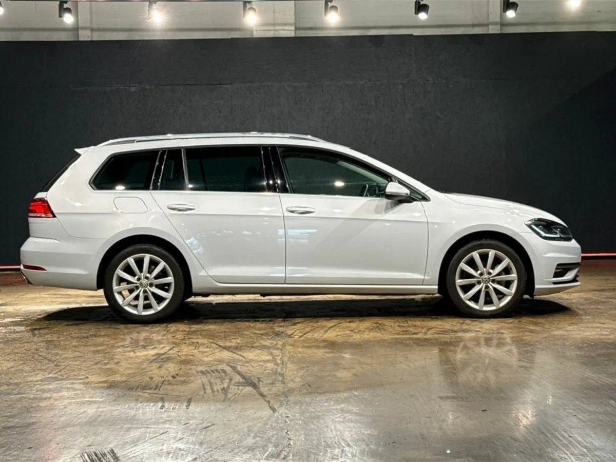 Volkswagen Golf 1.2 TSI AUTOMATIC ESTATE - REVERSE - Image 3