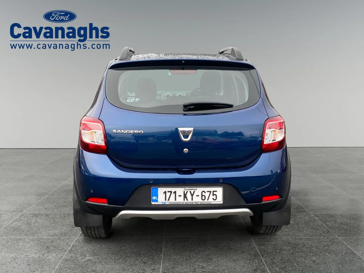 2017 Dacia Sandero Stepway Signature - Image 4