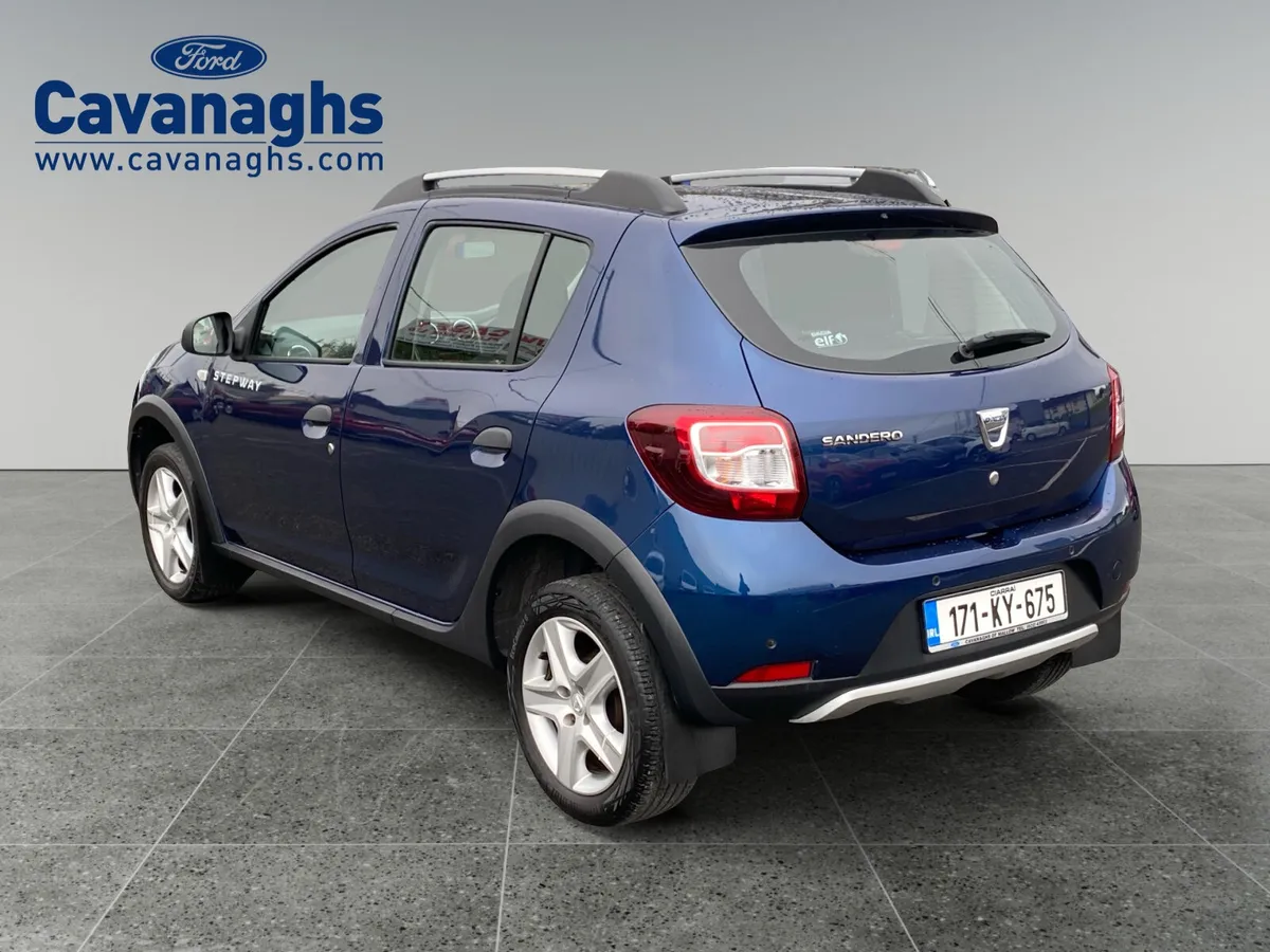 2017 Dacia Sandero Stepway Signature - Image 3