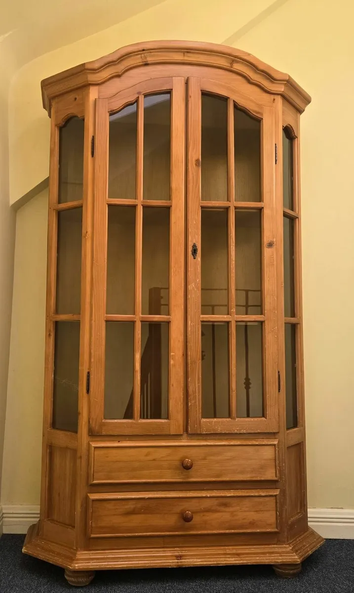 Glass cabinet - Image 1