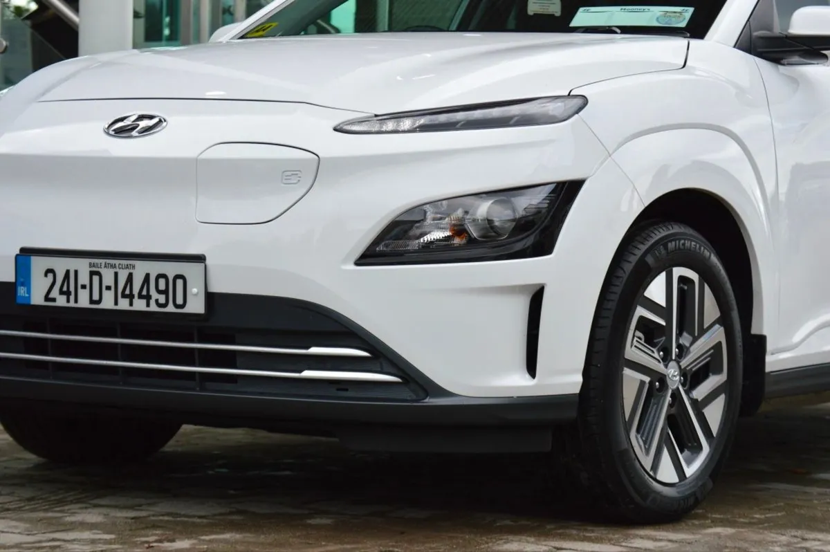 Hyundai Kona Kona EV Executive 39 kWh - Image 3
