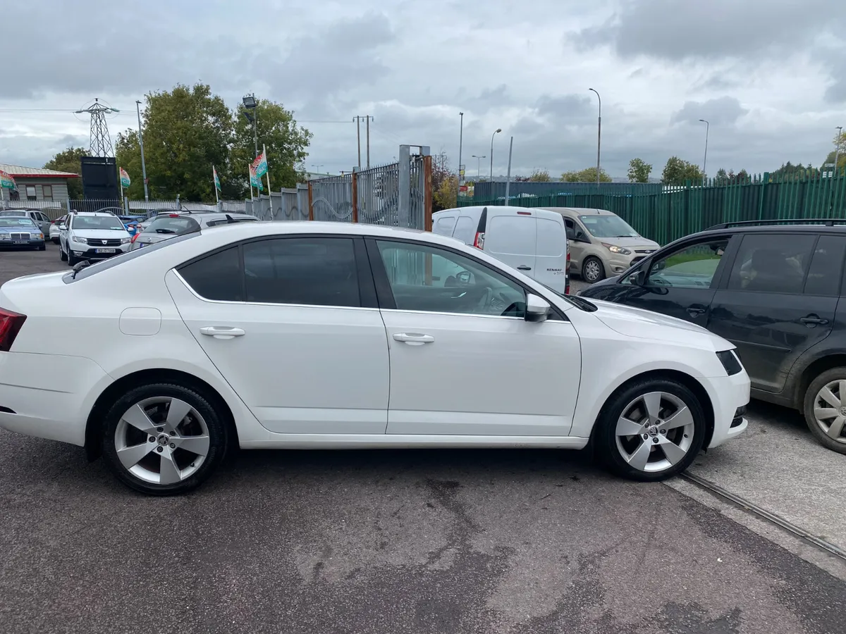 Skoda Octavia 2017 AUTOMATIC - Image 3