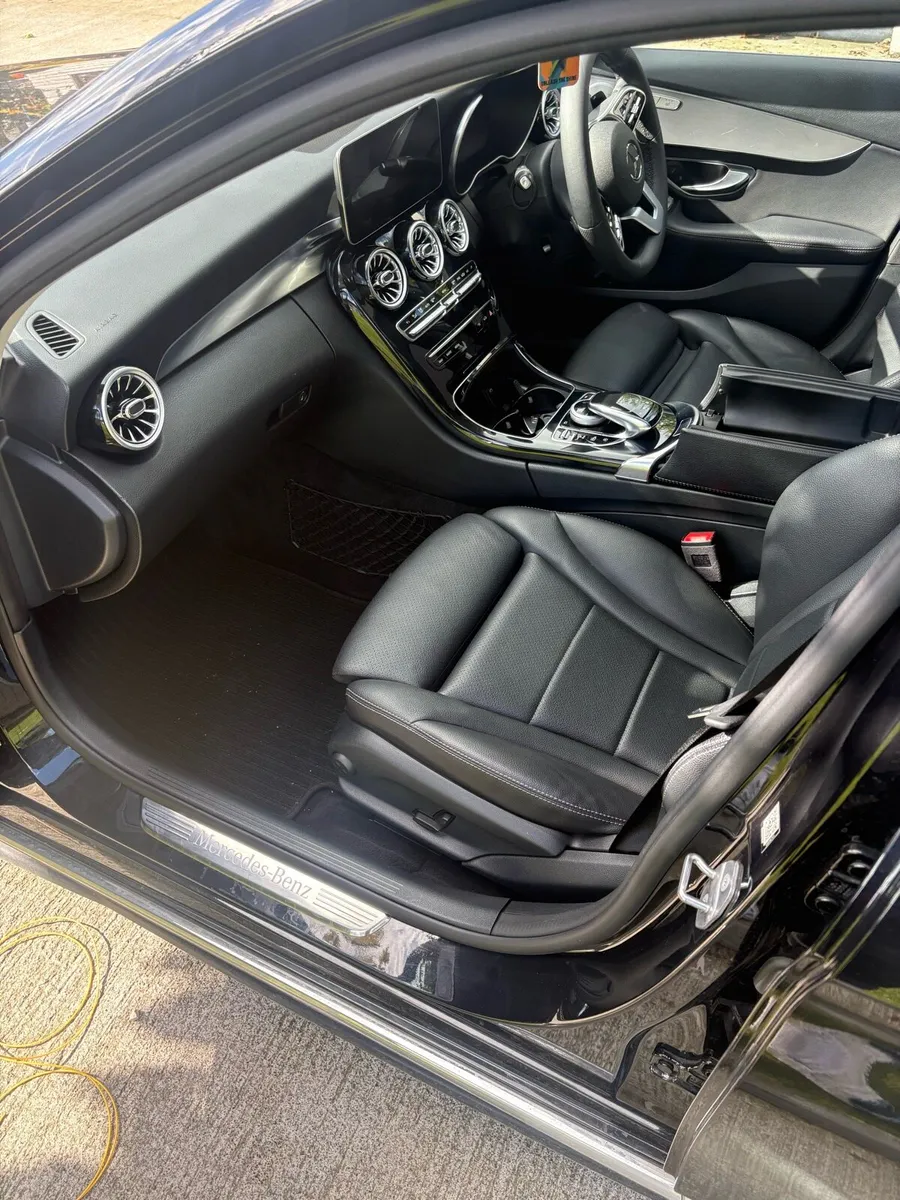 Mercedes c class 220d premium plus - Image 2