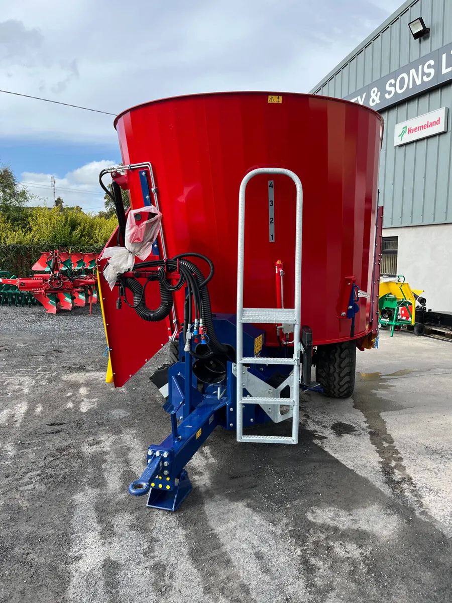 NEW Siloking Compact 12 Feeder - Image 2