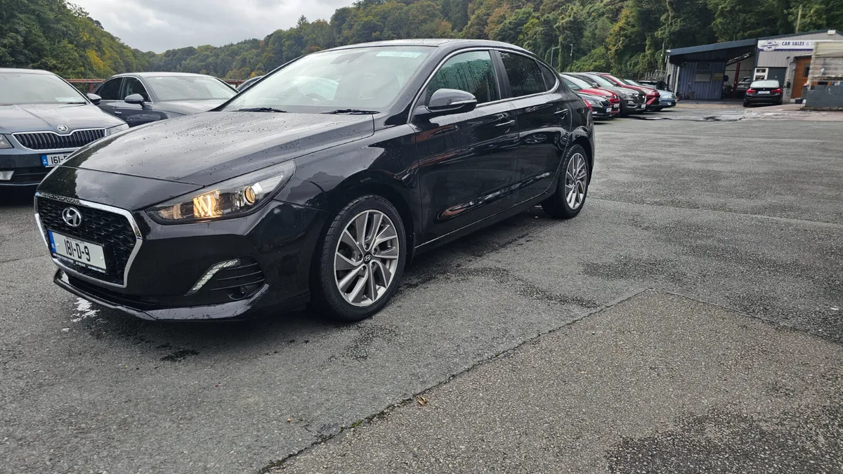 Hyundai i30 2018 1.0 T-GDI Fastback - Image 1