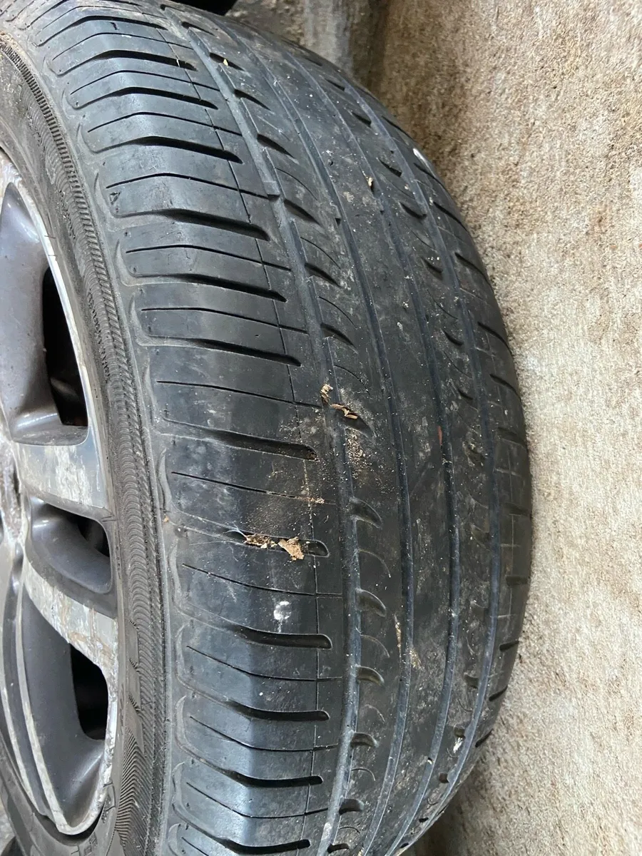 Tyres/Alloys for VW Golf 1.6 - Image 4