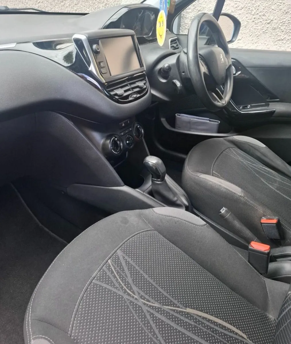 Peugeot 208 2014 - Image 4
