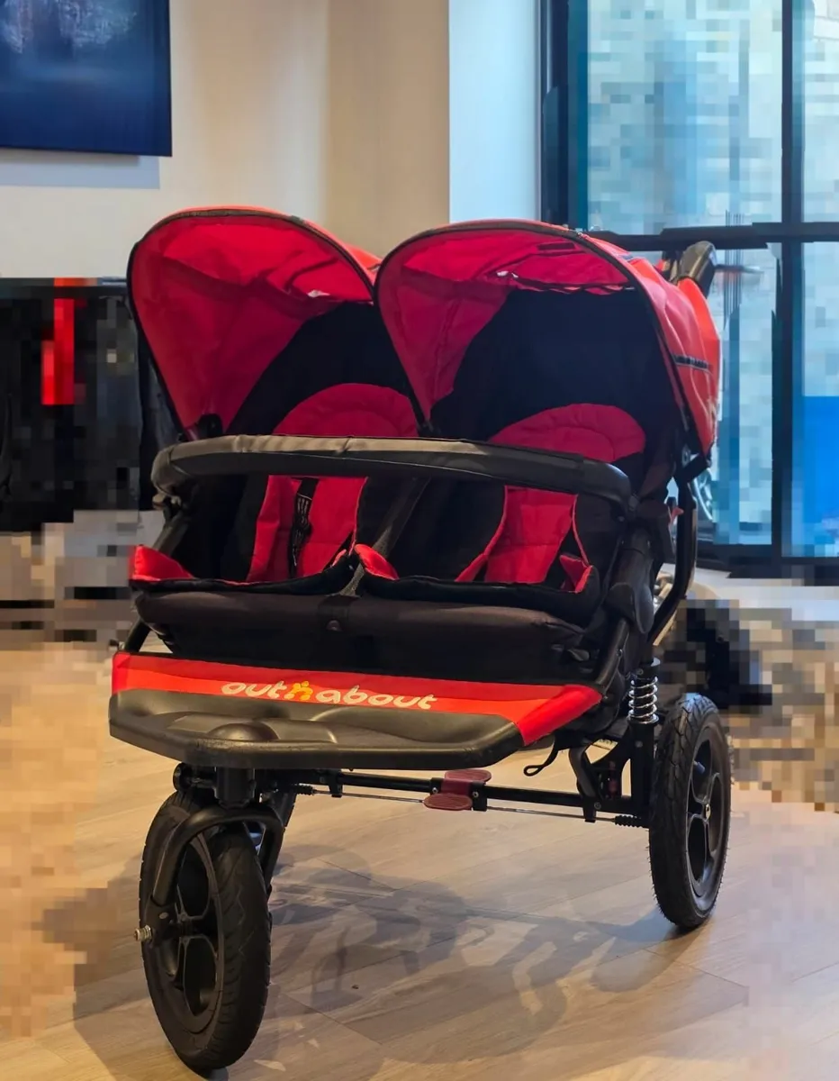 Out N About double stroller Spotless - Image 2