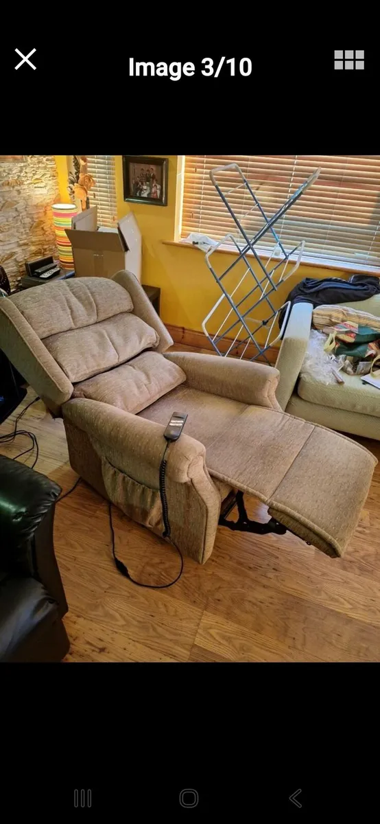 Electric riser recliner armchair - Image 3