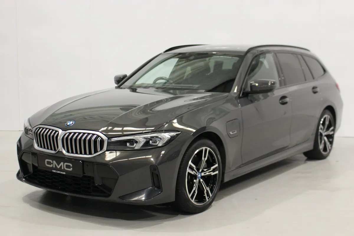 2023 BMW 3-Series 330E M SPORT Touring - Image 3