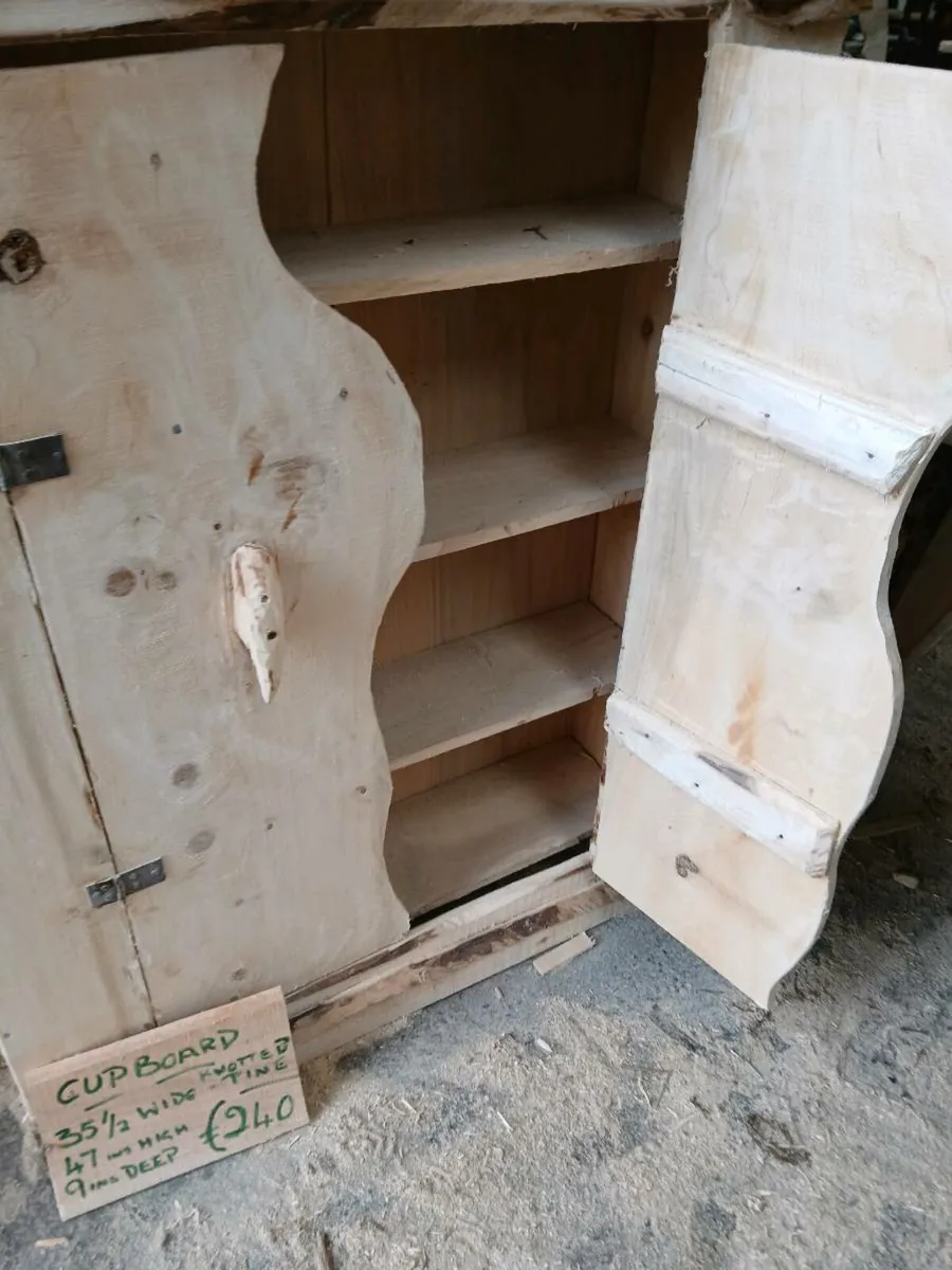 Kitchen cupboards - Image 2