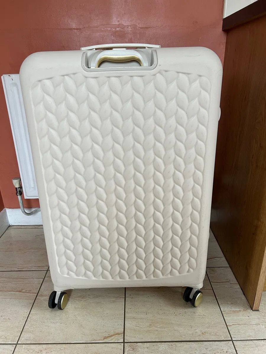 Suitcase - Image 3