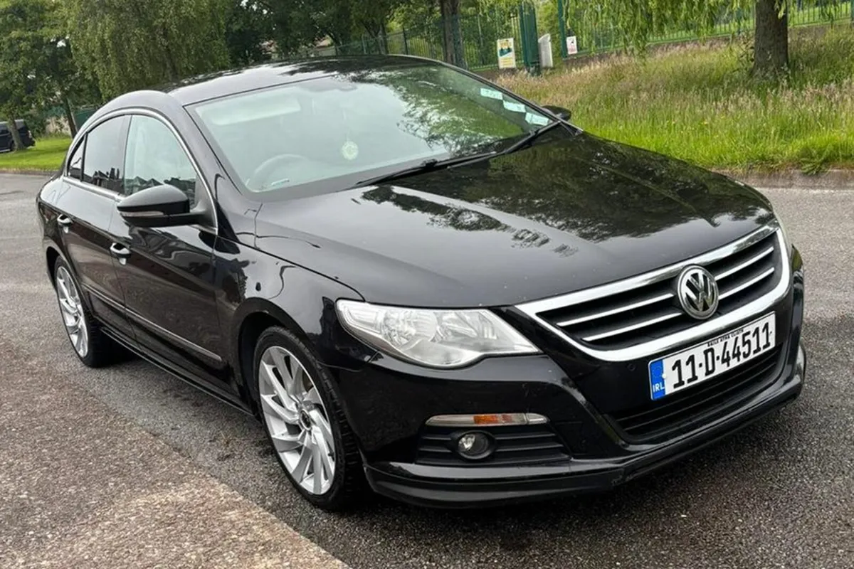 Volkswagen Passat 2011 - Image 1