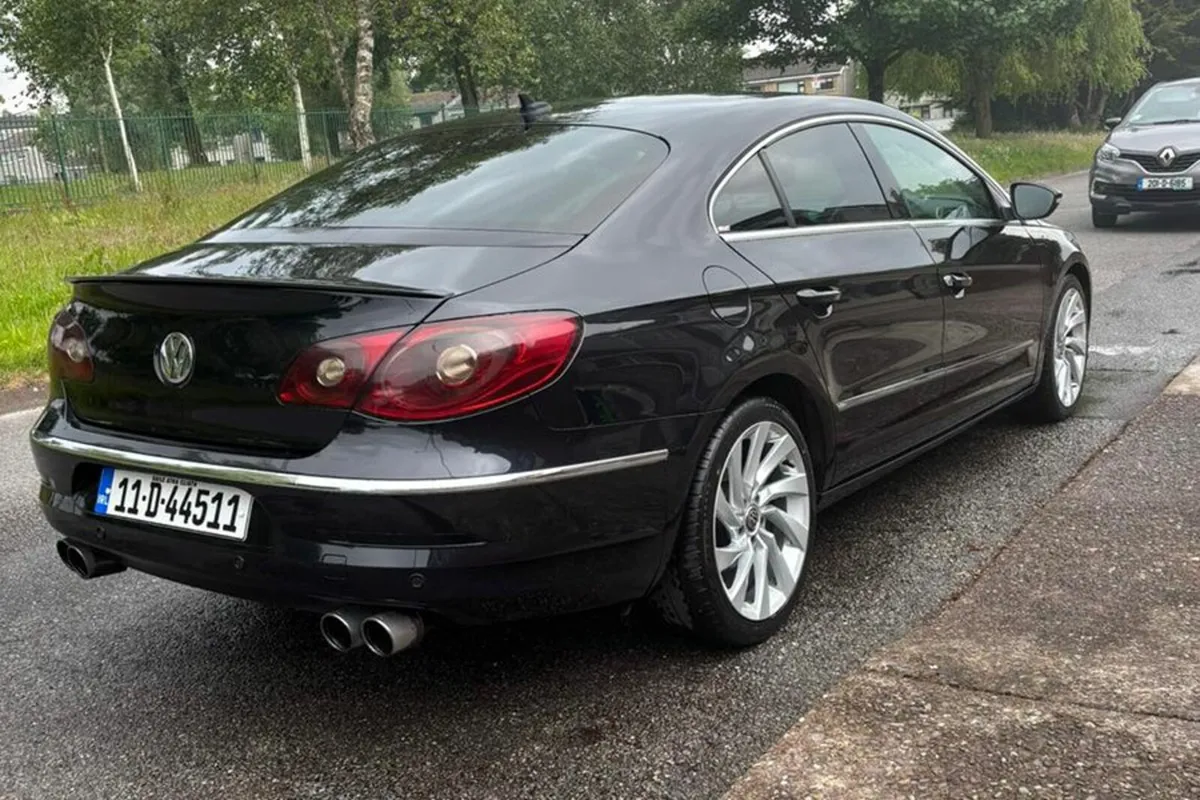 Volkswagen Passat 2011 - Image 3