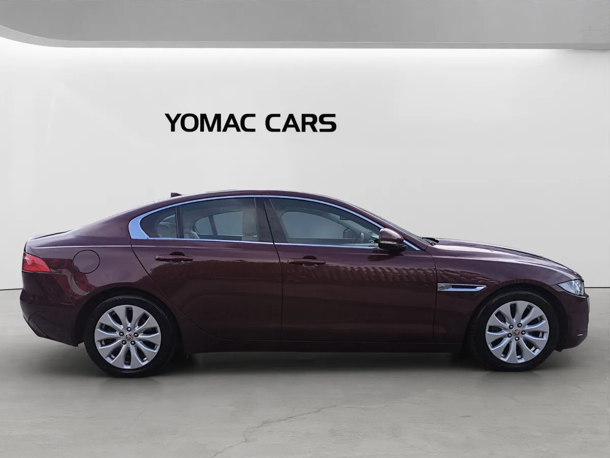 Jaguar XE 2.0D PRESTIGE 2016 - Image 3