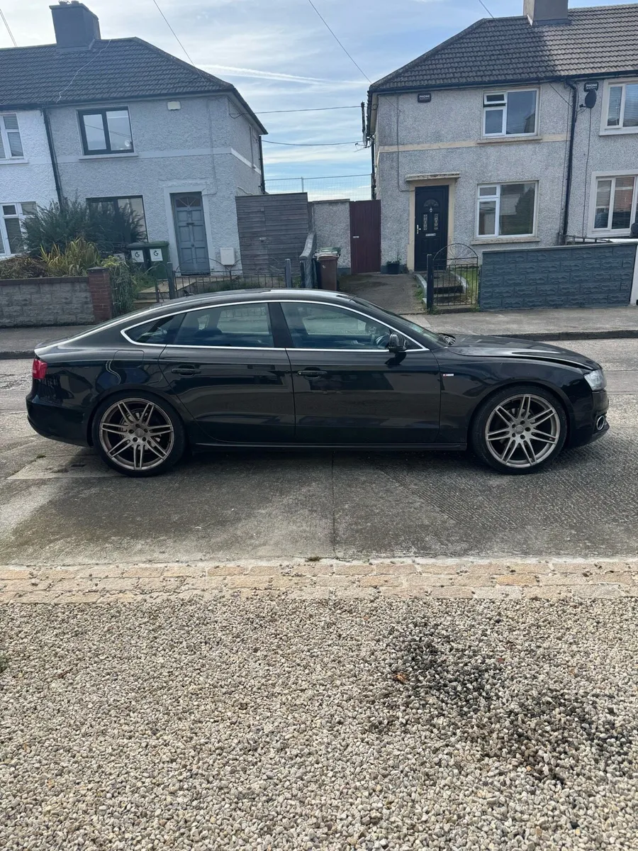 Audi A5 2010 S-Line - Image 1