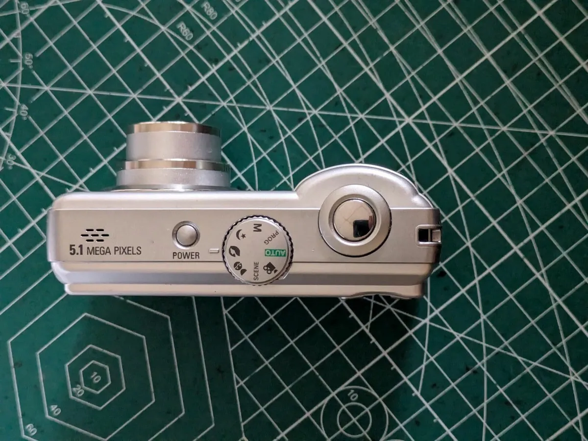 Samsung Digimax S500 - 5MP CCD 🎨 digital camera - Image 2