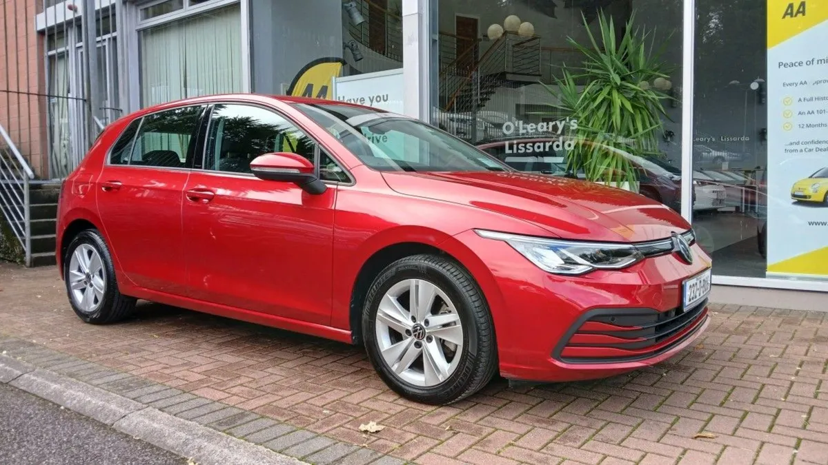 Volkswagen Golf 2.0 TDI 115HP Life  Kings Red  1 - Image 1