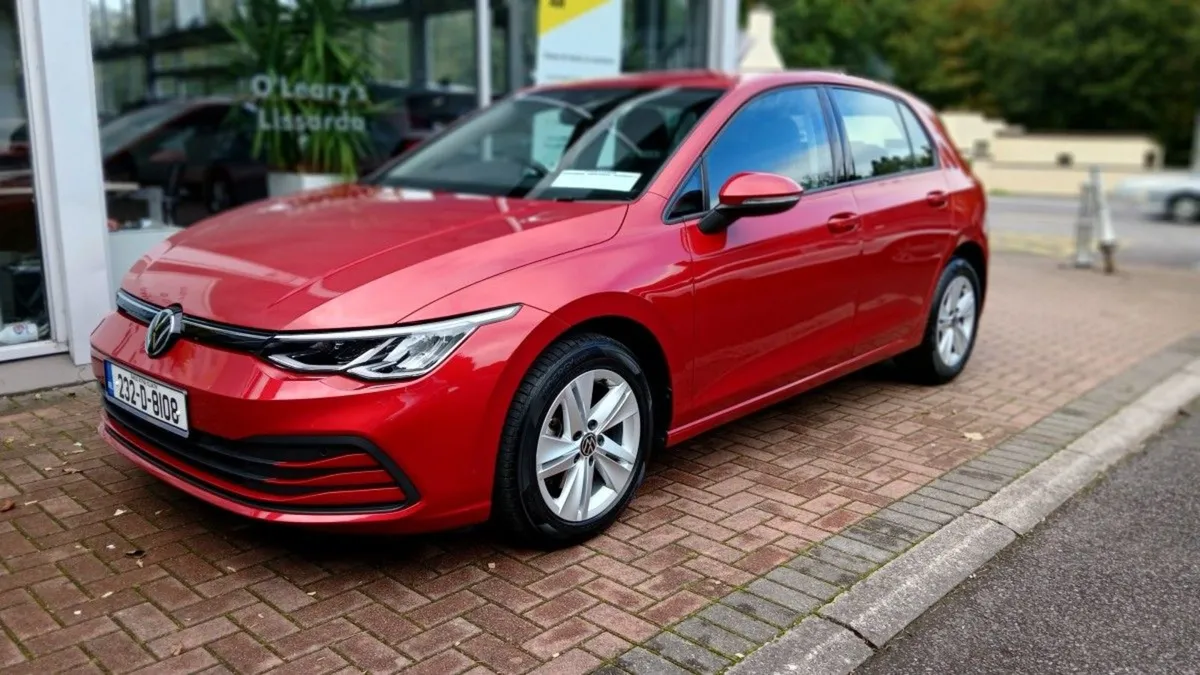 Volkswagen Golf 2.0 TDI 115HP Life  Kings Red  1 - Image 2