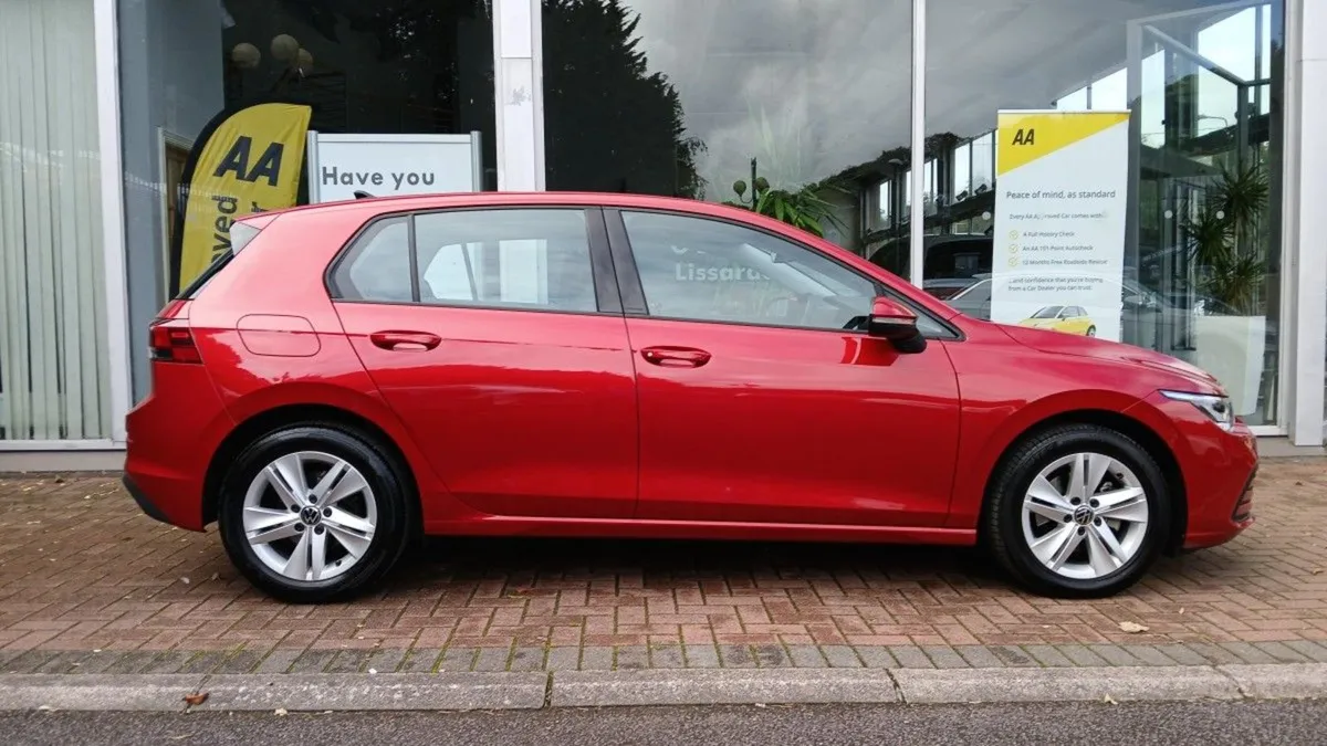 Volkswagen Golf 2.0 TDI 115HP Life  Kings Red  1 - Image 3