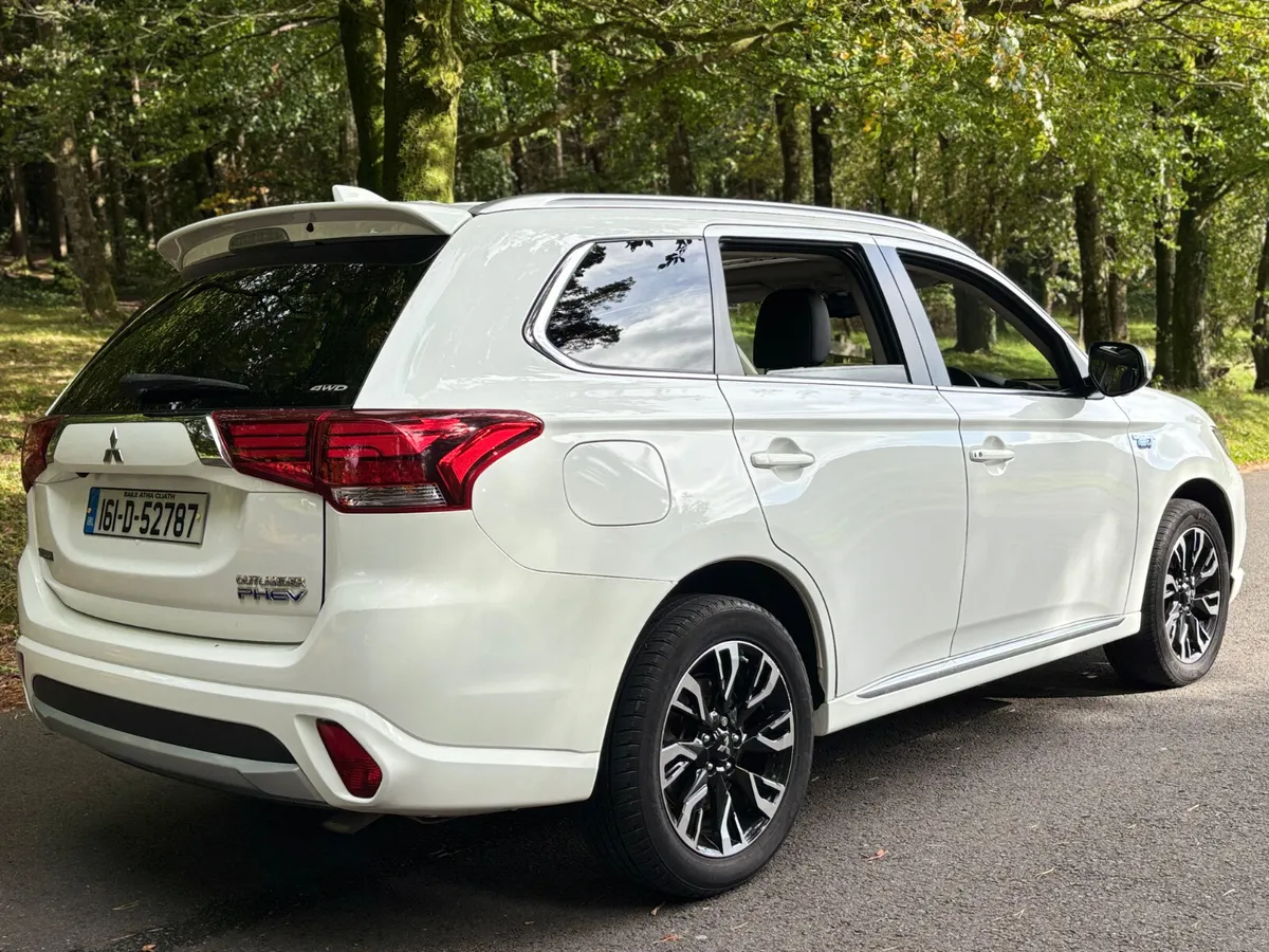 MASSIVE SPEC!! 2016 Mitsubishi Outlander PHEV - Image 4