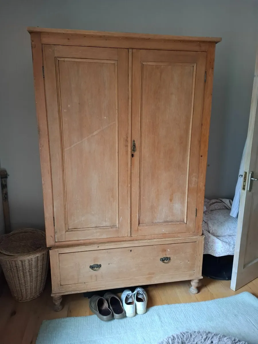 Wardrobe - Image 3