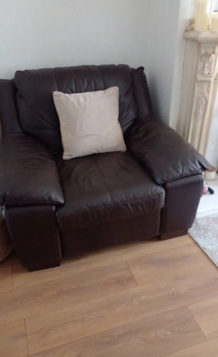 Leather suite - Image 3