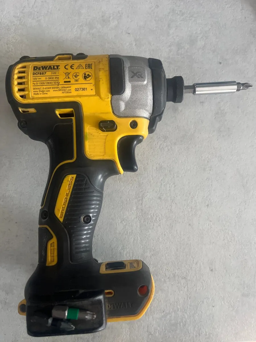 DeWalt brushless motor drill DCF887 18 V - Image 1