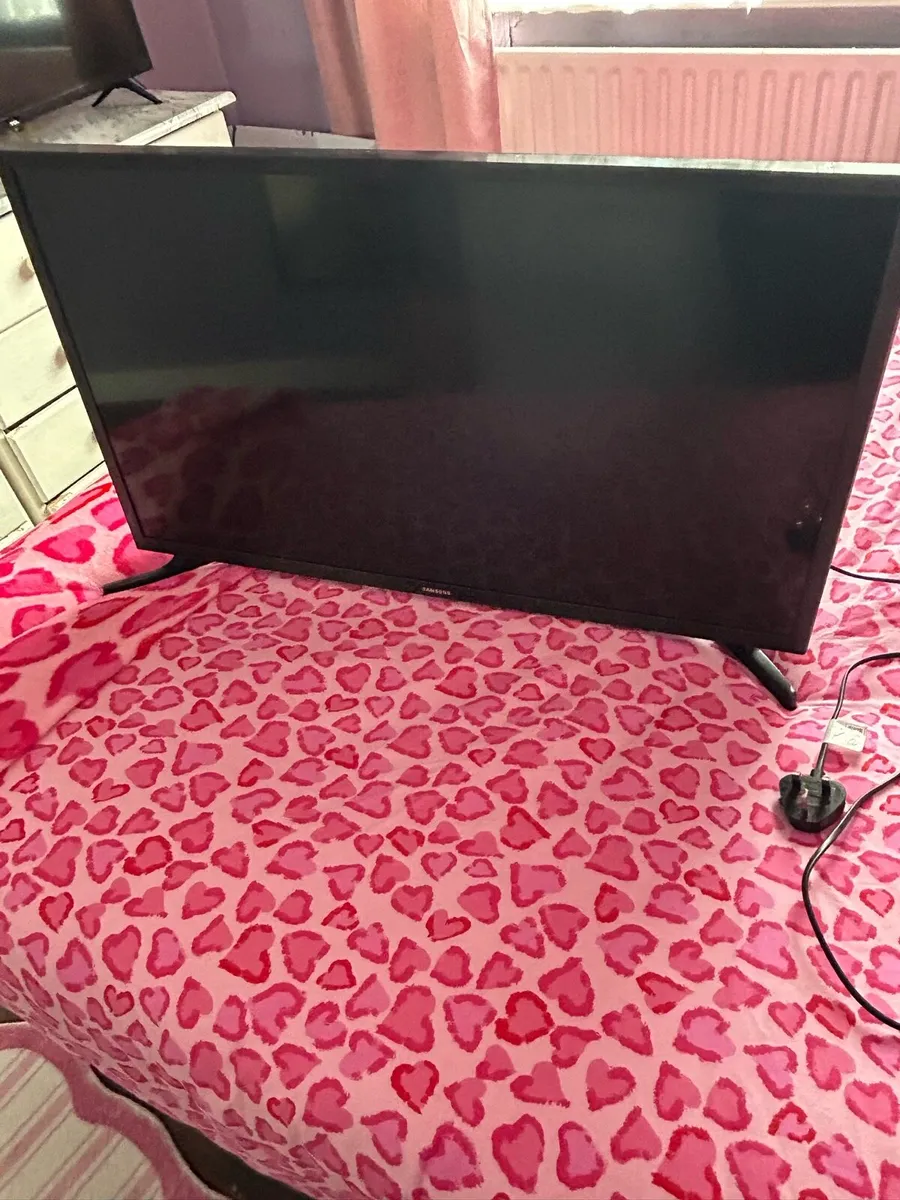 Smart TV - Image 1