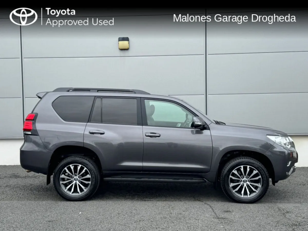 Toyota Land Cruiser 2.8 LWB Auto *Leather Heated S - Image 3