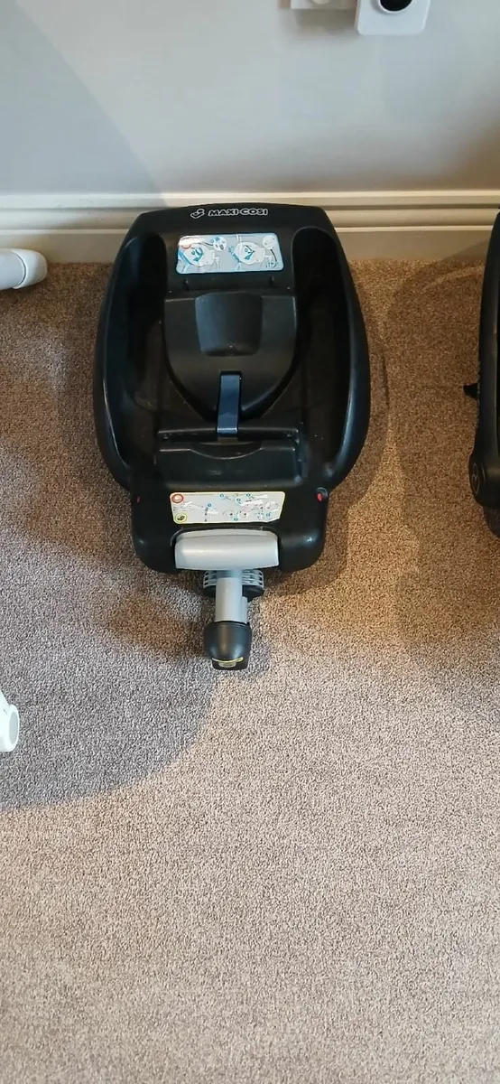 Uppababy vista and car seats - Image 2
