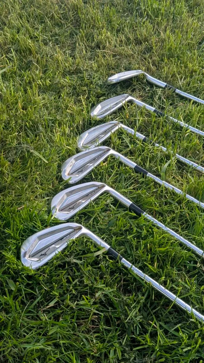 Mizuno JPX 921 Forged Irons (5-pw) - Image 1