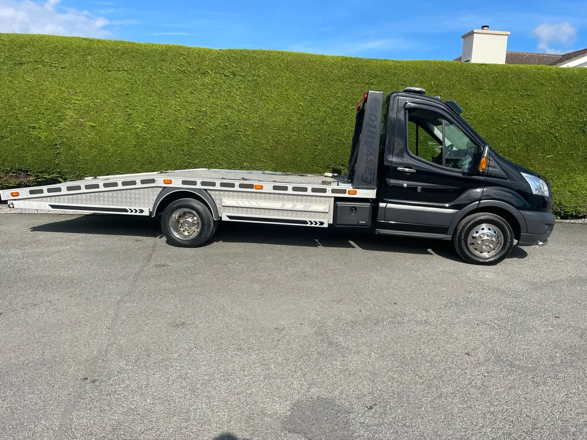 Recovery truck - Image 2