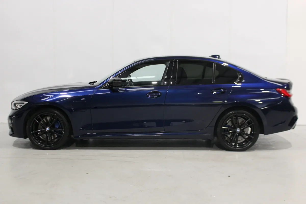 2020 BMW 3-Series 330E M SPORT PRO EDITION - Image 4