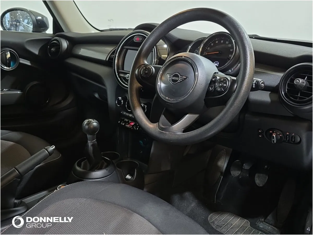 MINI HATCHBACK Cooper Classic - Image 4