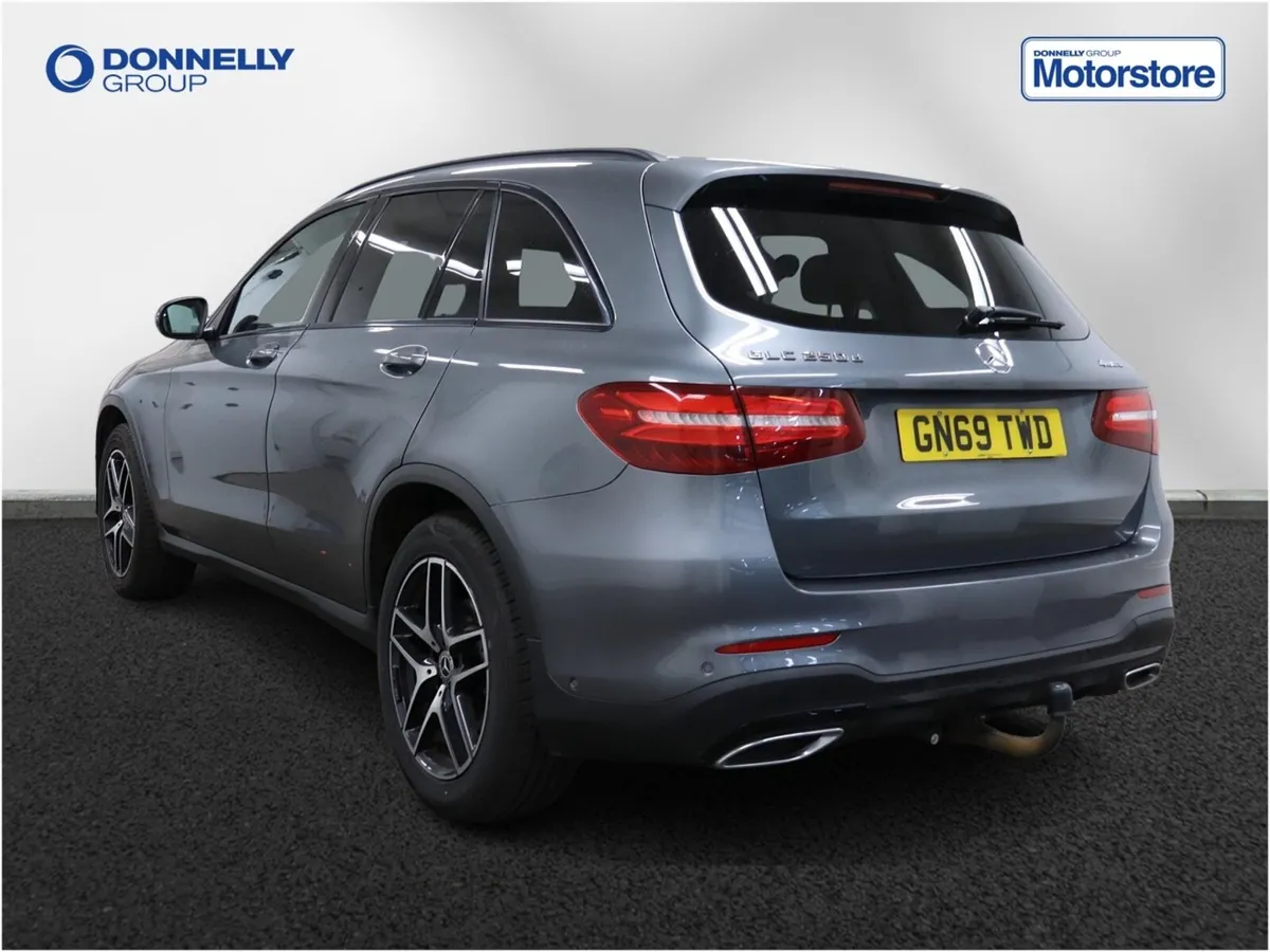 Mercedes-Benz Glc Estate Special Edition Night Edi - Image 2