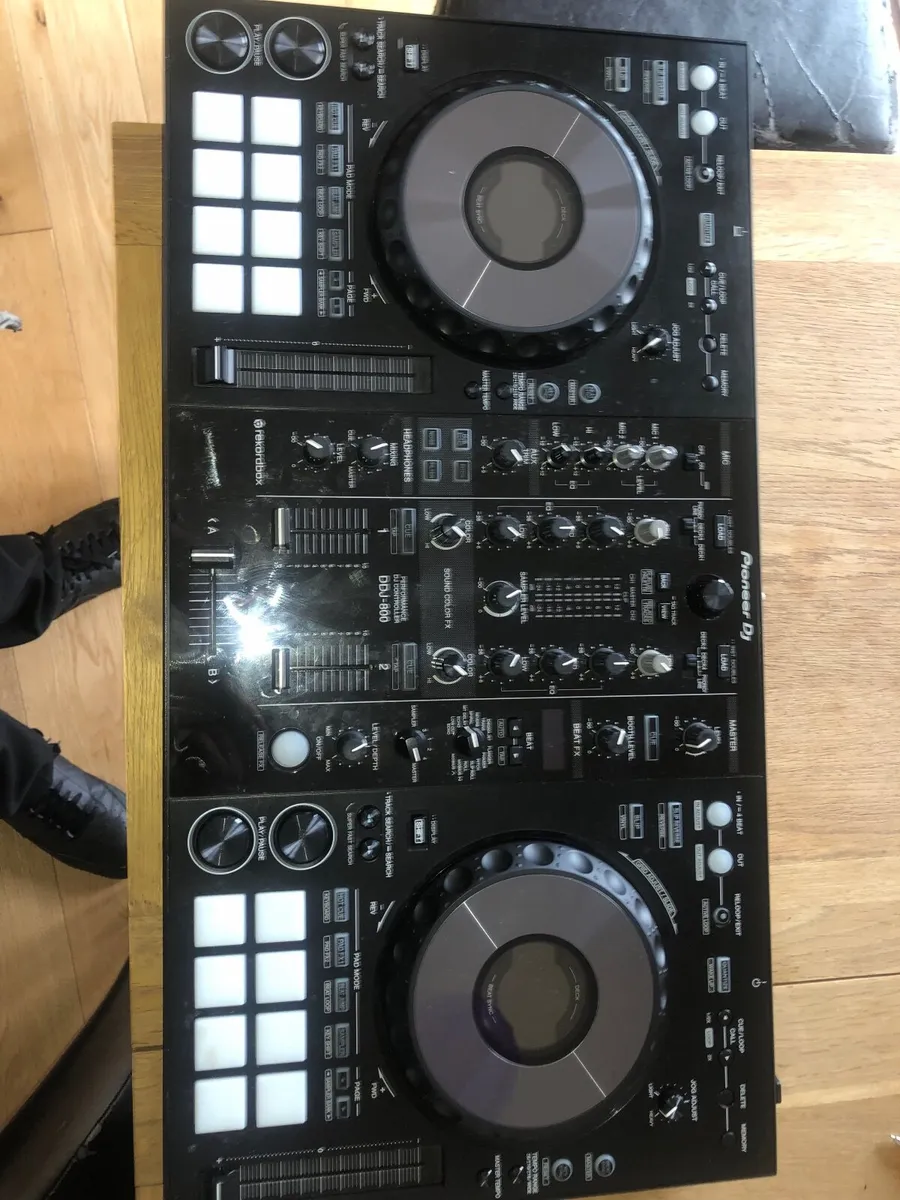 Dj equipment - Image 1