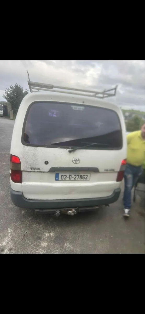 Toyota Hiace Vans breaking for parts - Image 4