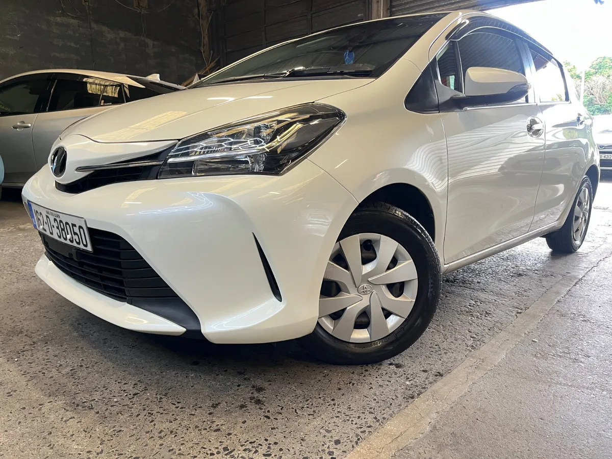 Toyota Vitz 2016 automatic push start - Image 2