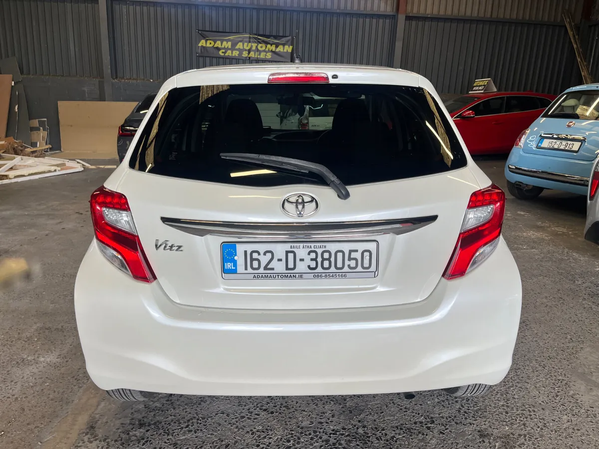 Toyota Vitz 2016 automatic push start - Image 4