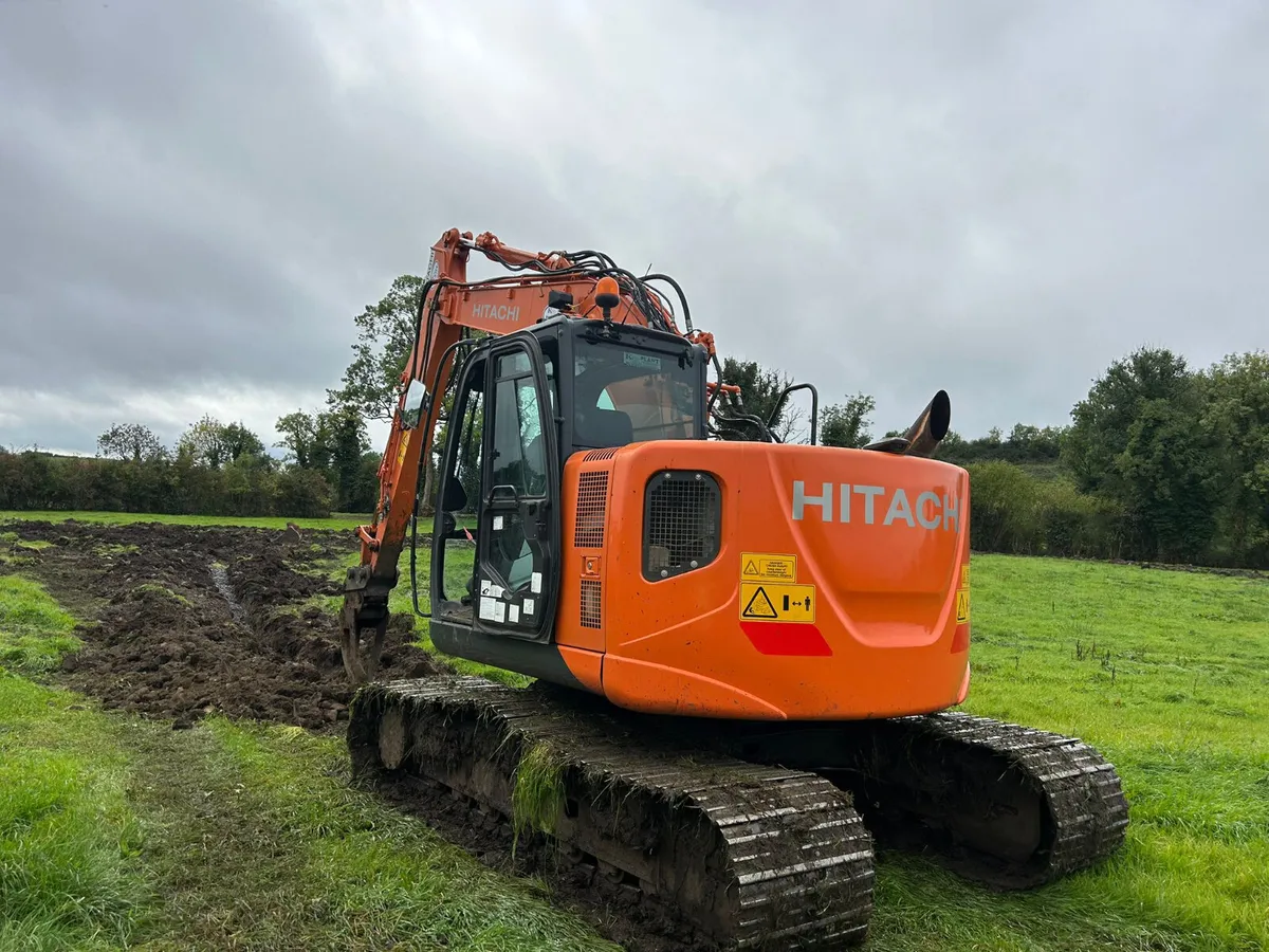 Hitachi Zx135-5 Year 2013 - Image 2