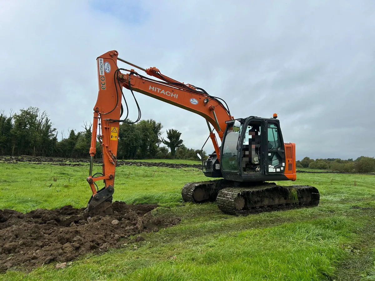 Hitachi Zx135-5 Year 2013 - Image 1