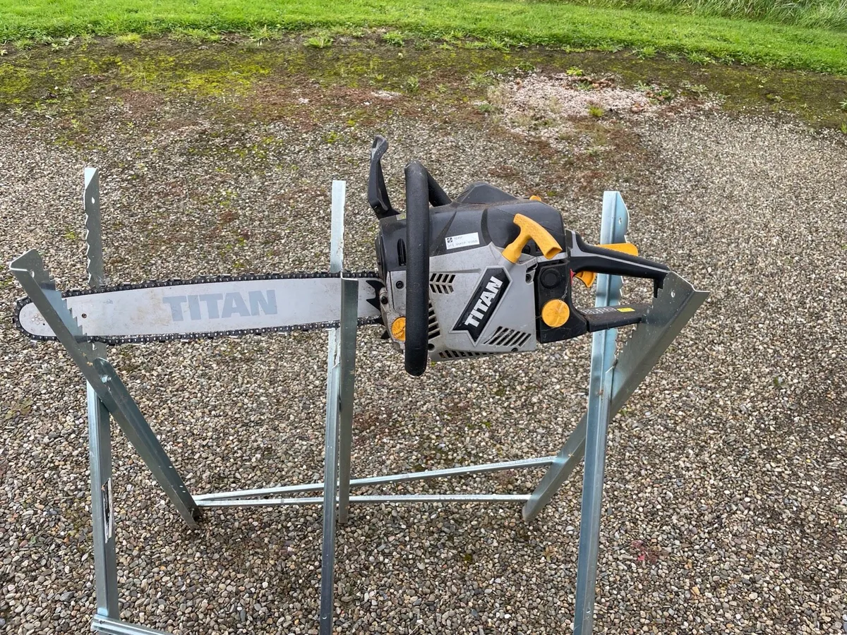 Chainsaw - Image 1