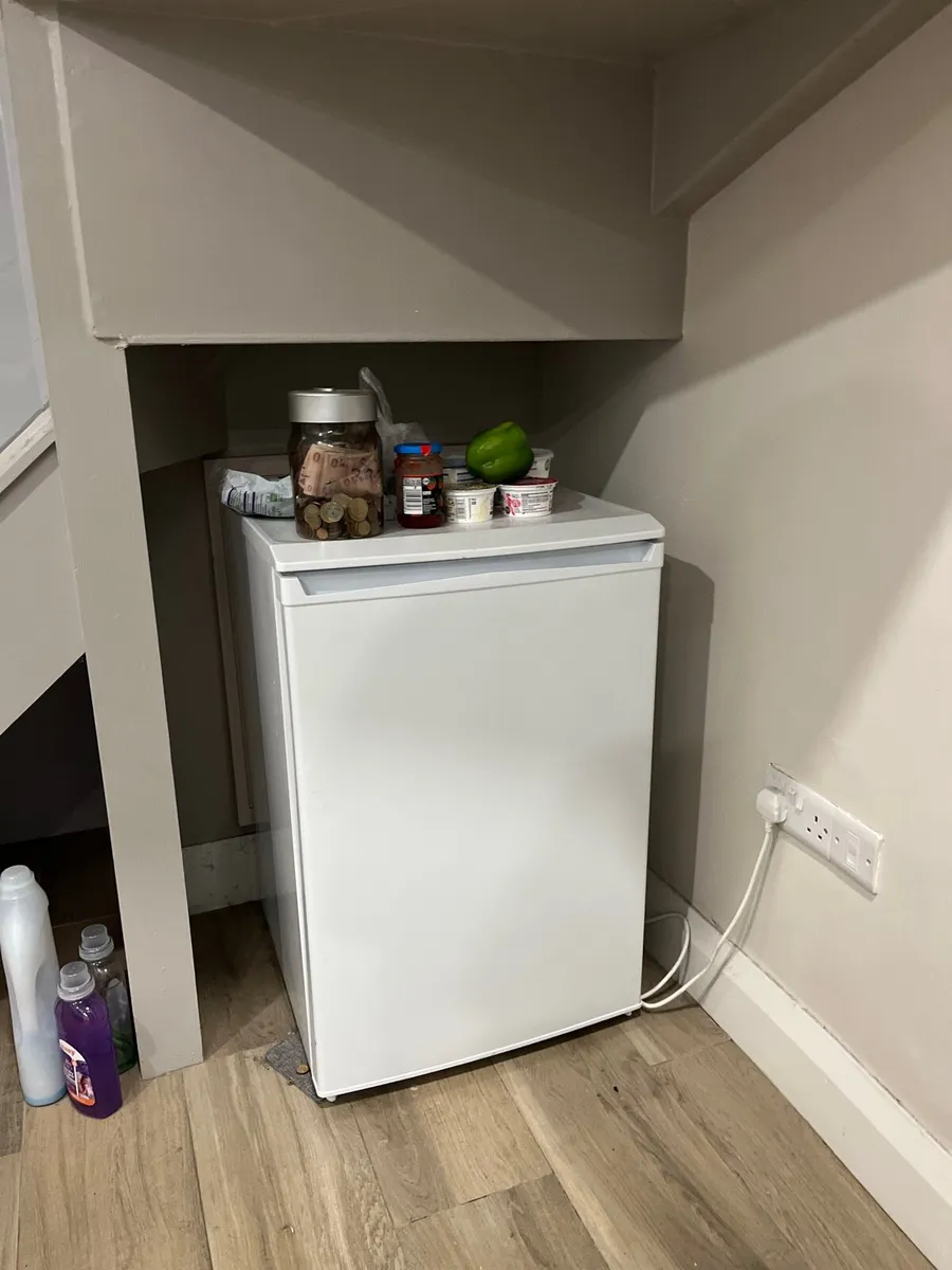 Undercounter fridge - Image 1