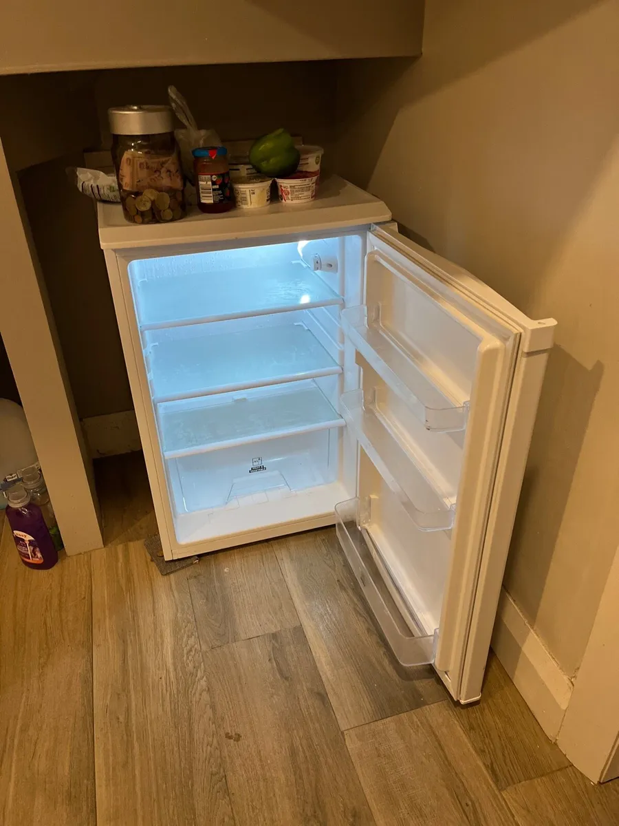 Undercounter fridge - Image 2