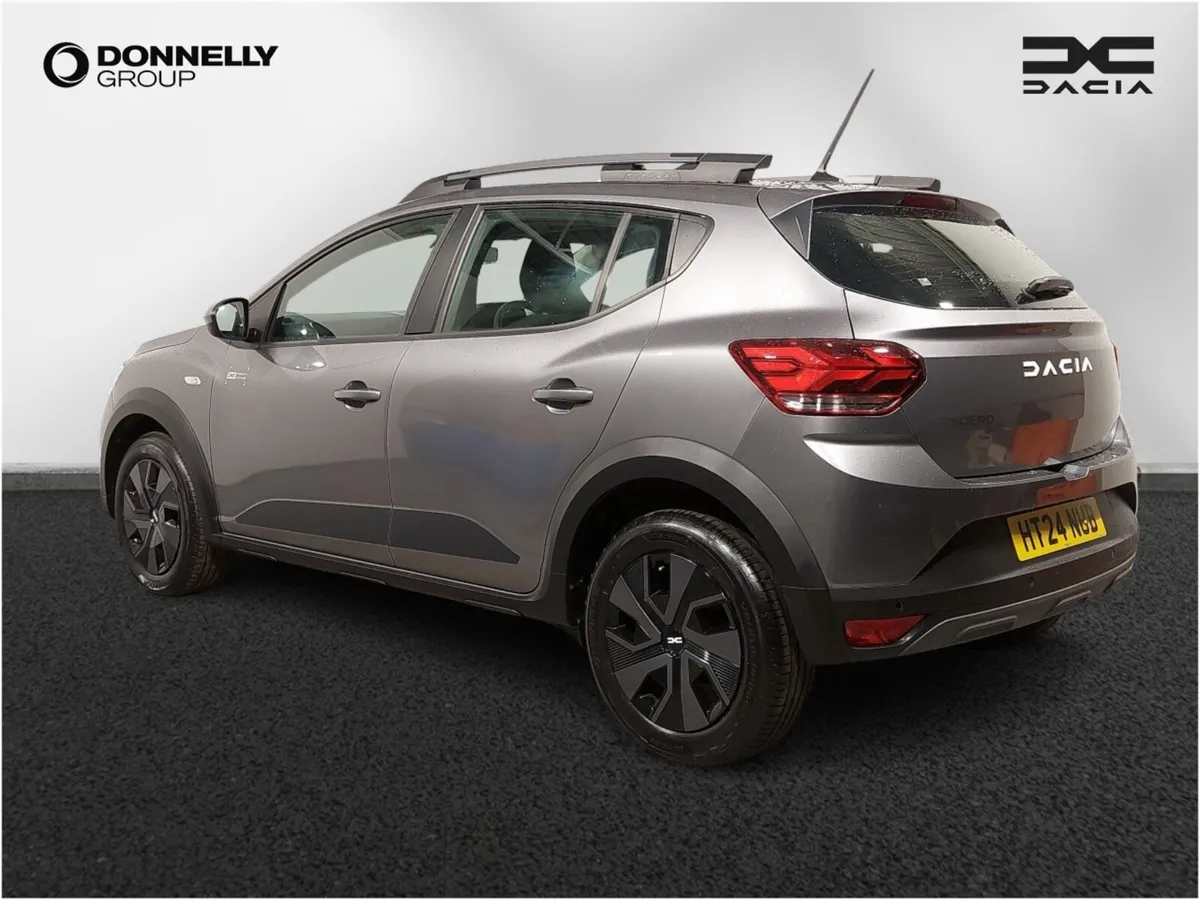 Dacia Sandero Stepway Hatchback Expression - Image 2