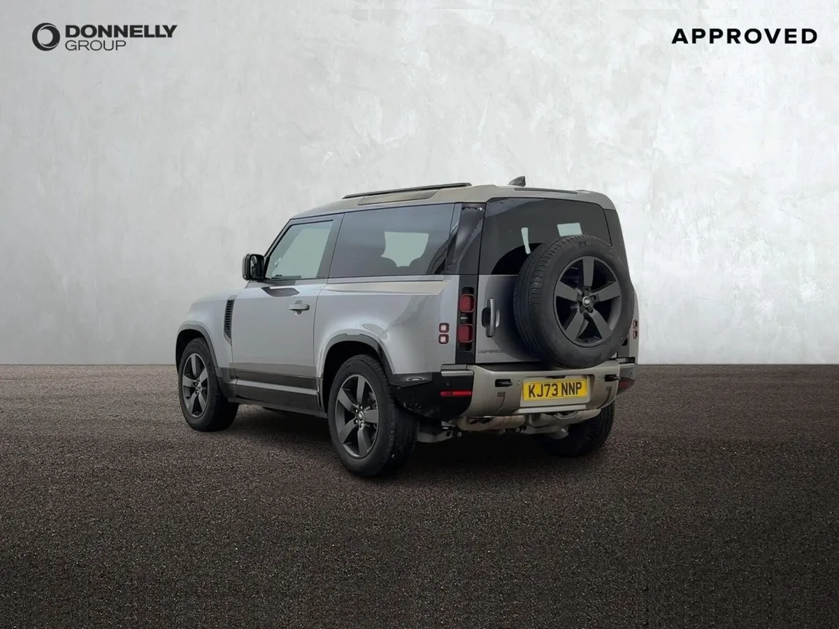 Land Rover Defender Diesel Estate X-Dynamic HSE - Image 2