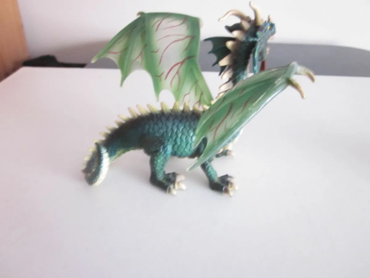 Schleich World of Knights Medieval Green Dragon - Image 3